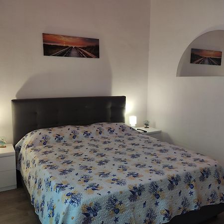 Tra Il Mare E Il Borgo - Pulsano Apartment Luaran gambar