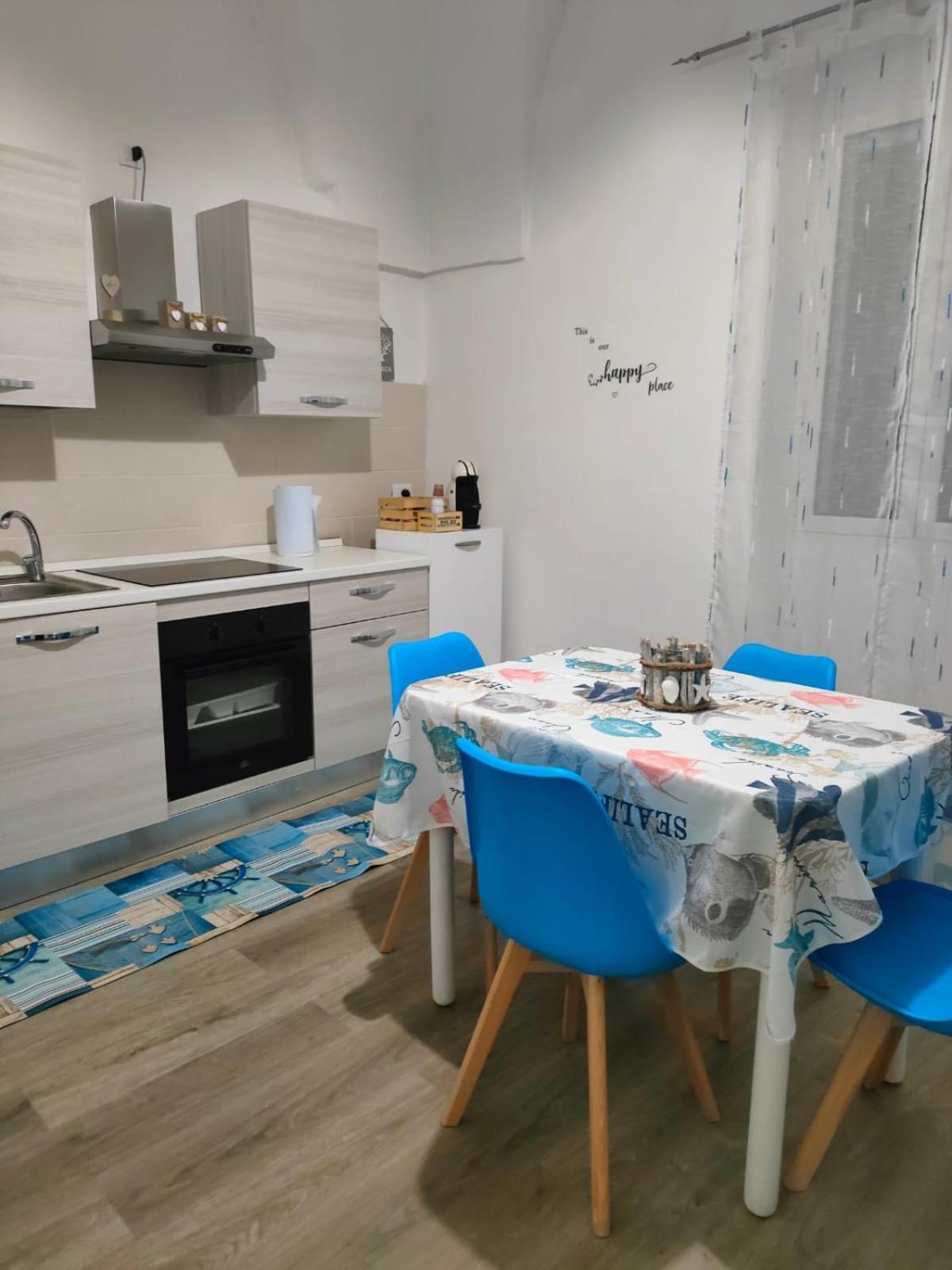 Tra Il Mare E Il Borgo - Pulsano Apartment Luaran gambar